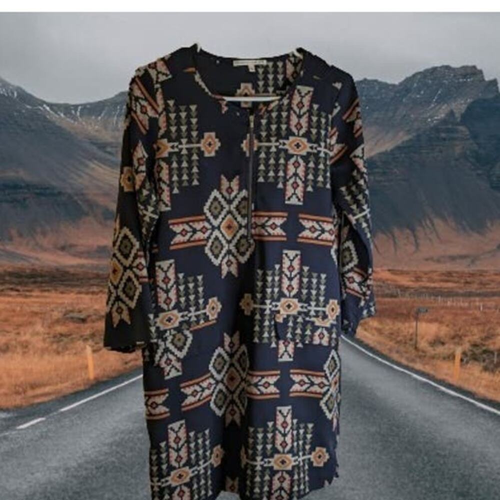 Collective Concepts small long sleeve Black with multi earth tones polyester